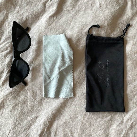 Women’s Black Sunglasses - Picture 4 of 4